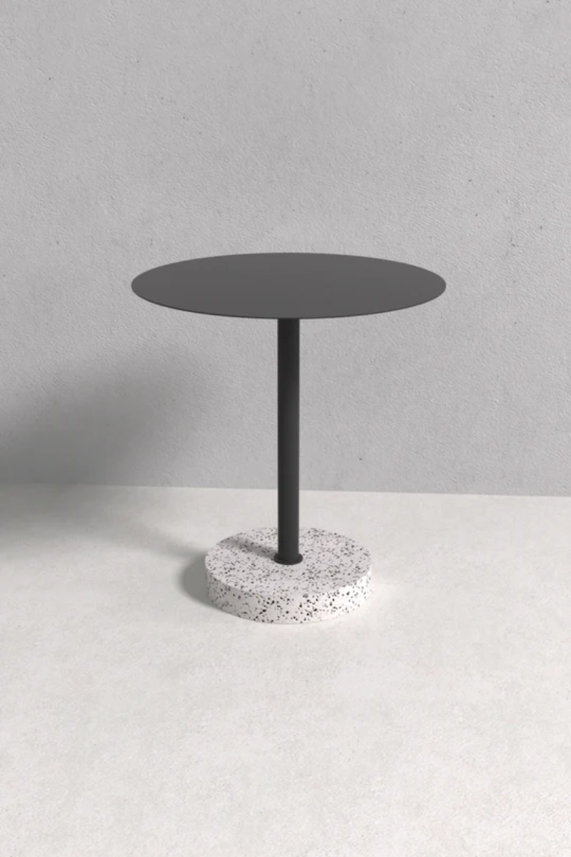 Ele dining table