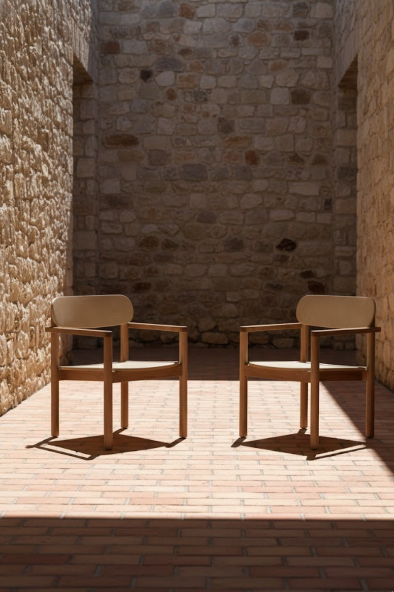 KAI natural dining chair with armrests