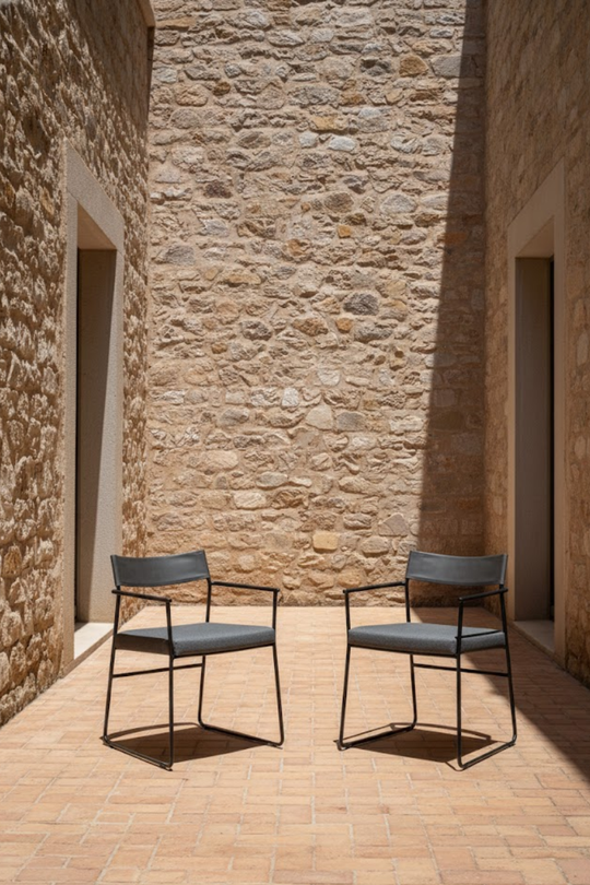 Kono dining chair