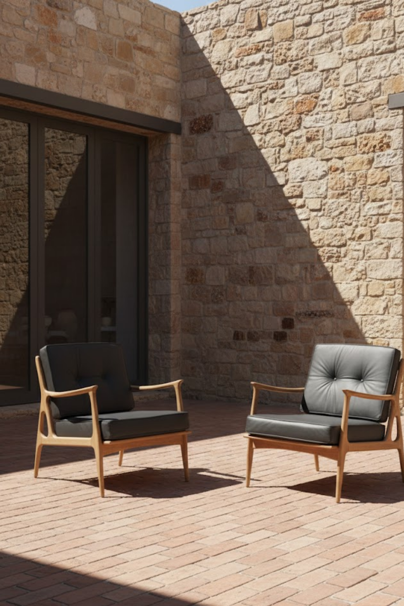 Saimma leather armchair